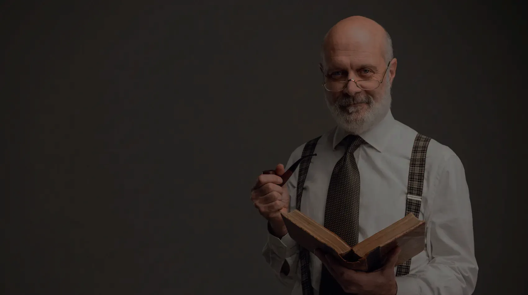 Profesional de Asesoría Fiscal Suárez García Basarte en el despacho